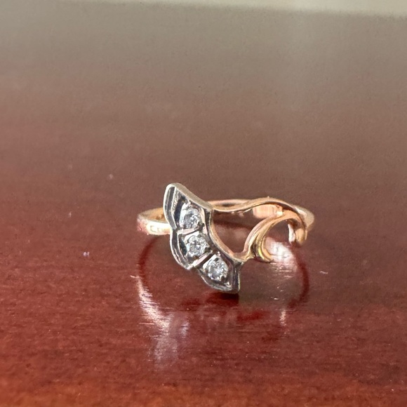 Jewelry - Stamped pink gold ring with diamonds - size 5